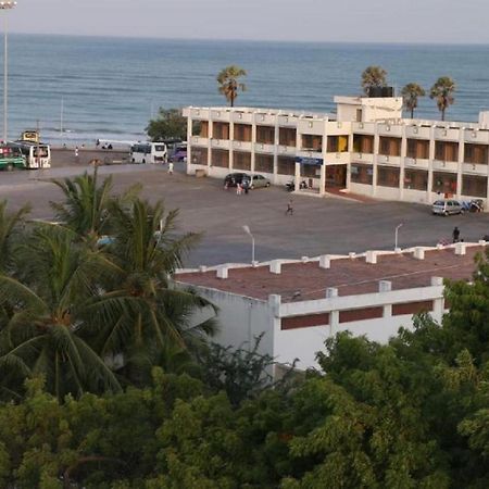 Saravanas Lodge Tiruchchendūr Exterior foto