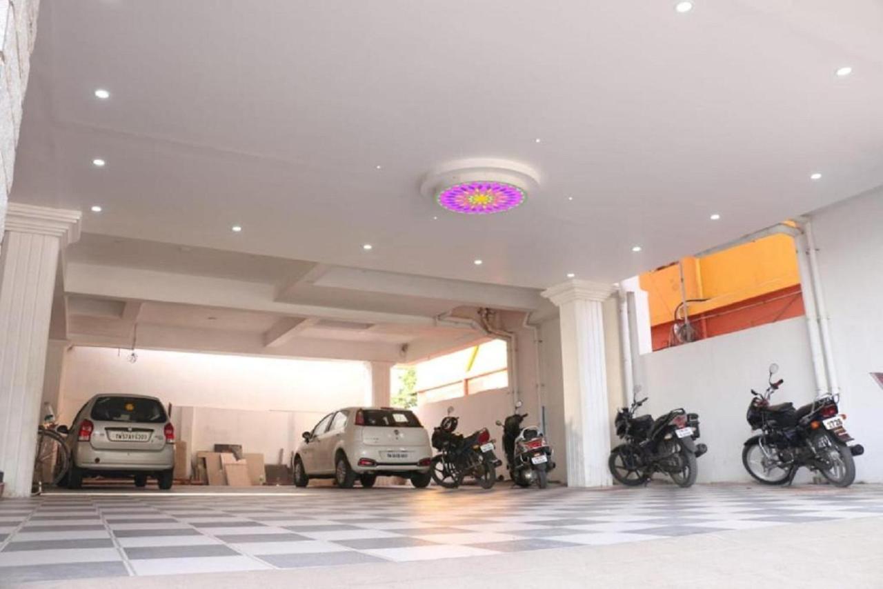 Saravanas Lodge Tiruchchendūr Exterior foto
